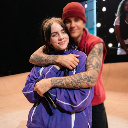 Billie-Eilish-Coachella-2026-Purple-Jacket