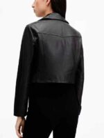 Lindy-Littlejohn-The-Miniature-Wife-2026-Elizabeth-Banks-Leather-Jacket-in-Black-