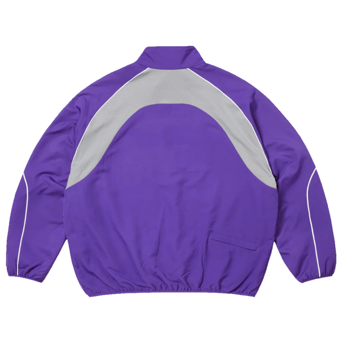 billie-eilish-Coachella-2026-Purple-Jacket-B