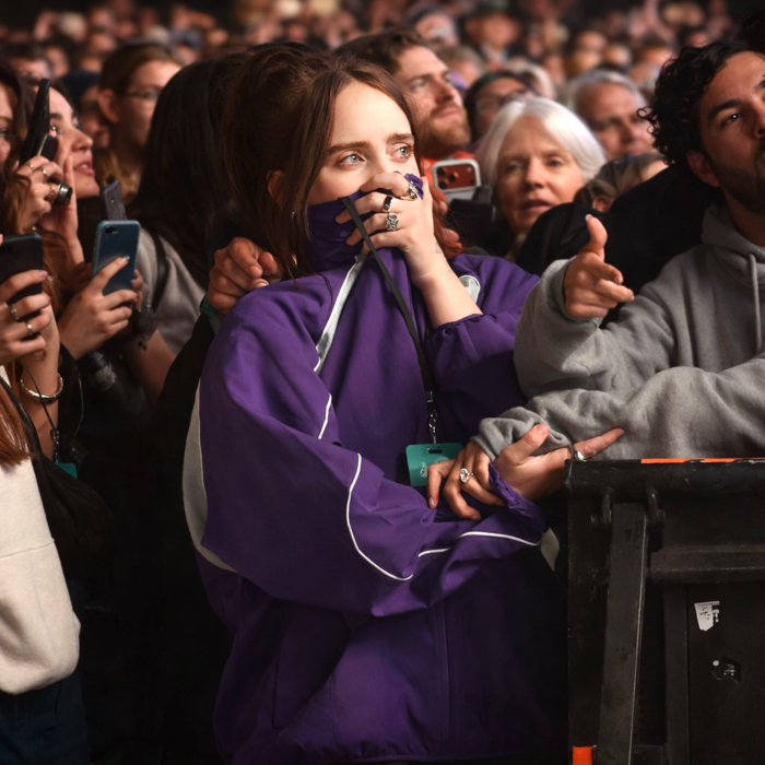 billie-eilish-Coachella-2026-Purple-Jacket-L