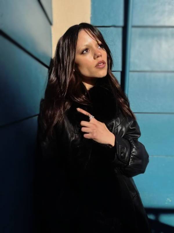 Jenna-Ortega-2026-Sundance-Film-Festival-Oversized-Fur-Collar-Black-Leather-Trench-Coat