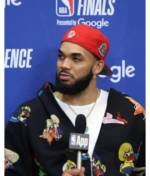 Karl-Anthony-Towns-Cleveland-Cavaliers-Vs-NY-Knicks-Black-Zipper-Hoodie