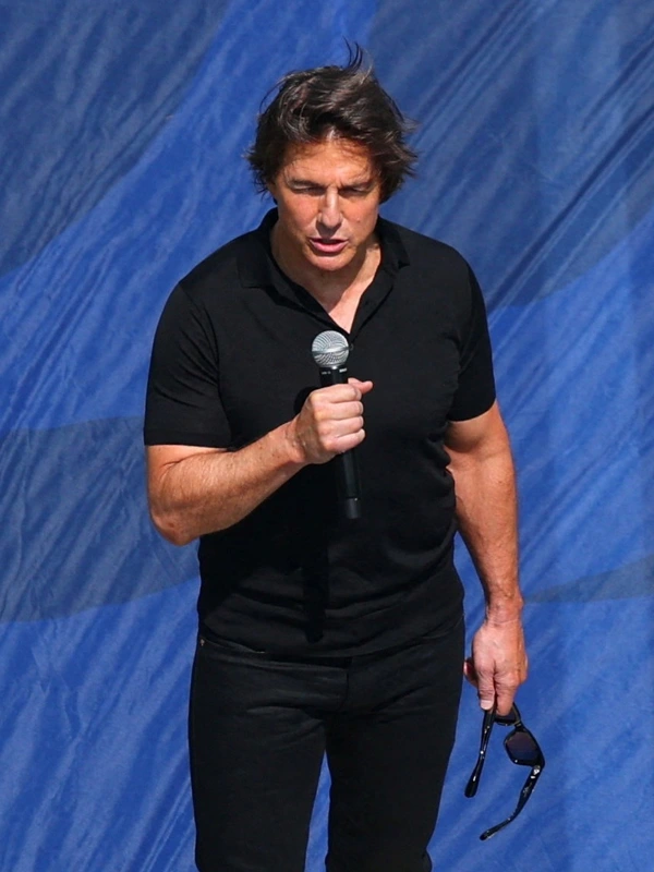 World-Cup-Closing-Ceremony-Tom-Cruise-T-Shirt-Front-View (1) - Copy