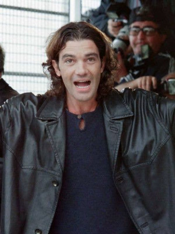 Antonio-Banderas-1995-Black-Leather-Jacket-1