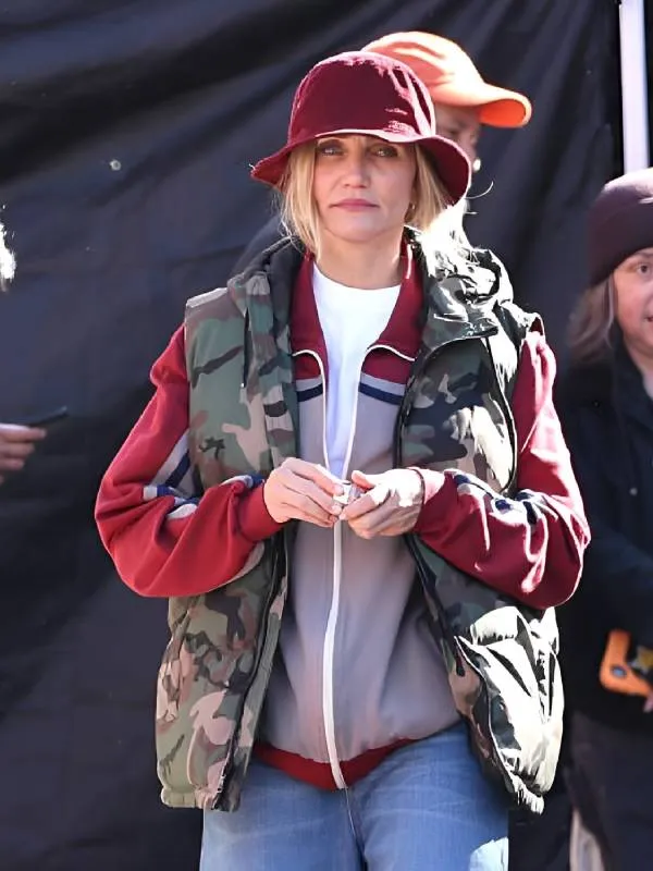 Bad-Day-Cameron-Diaz-Camo-Hooded-Vest (1)
