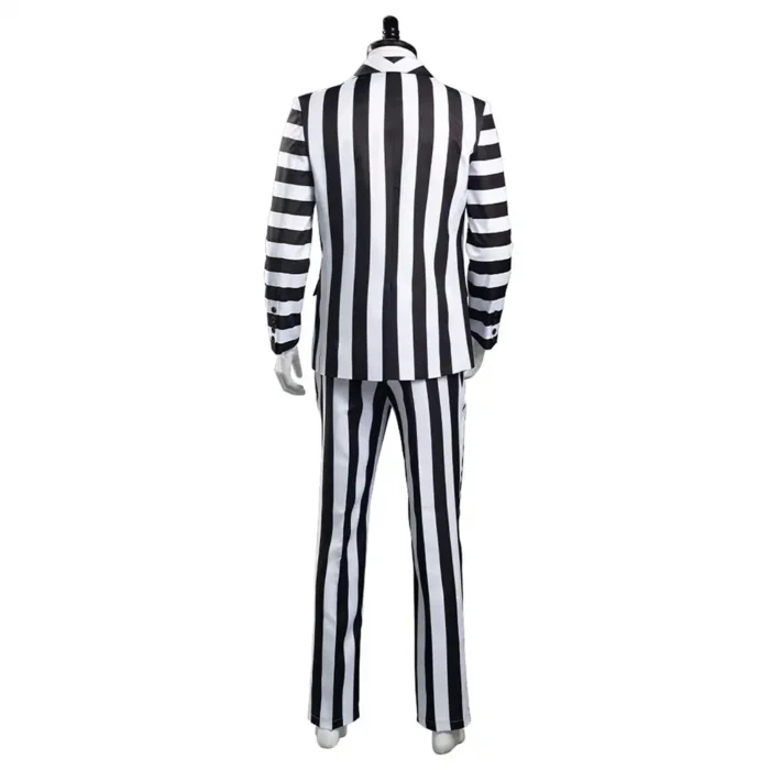 Beetlejuice-Beetlejuice-2024-Michael-Keaton-Striped-Suit-1