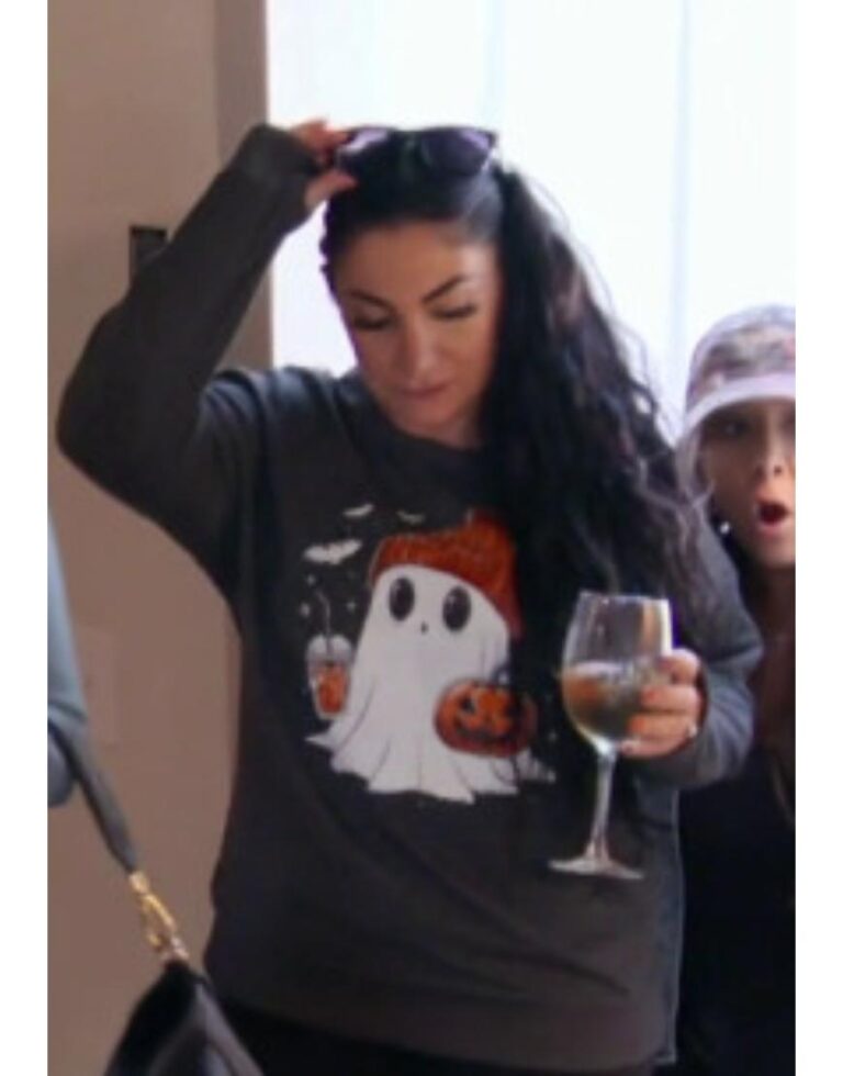 Jersey-Shore-Family-Vacation-S08-Deena-Nicole-Halloween-Shirt