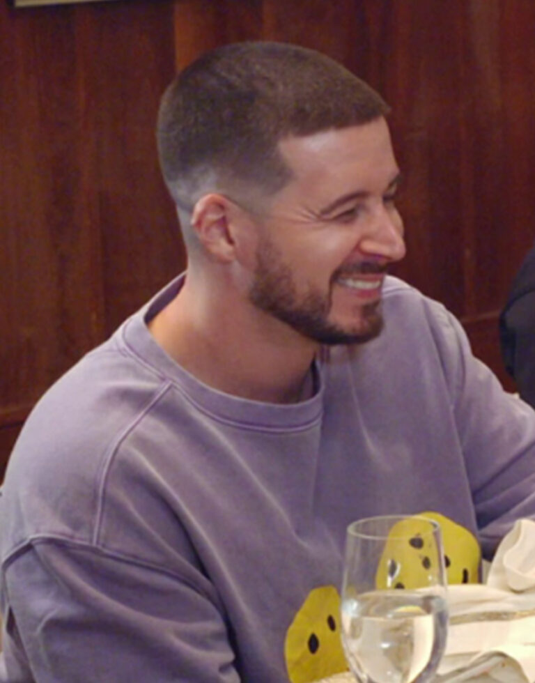 Jersey-Shore-Family-Vacation-S08-Vinny-Guadagnino-Smiley-Face-Sweatshirt