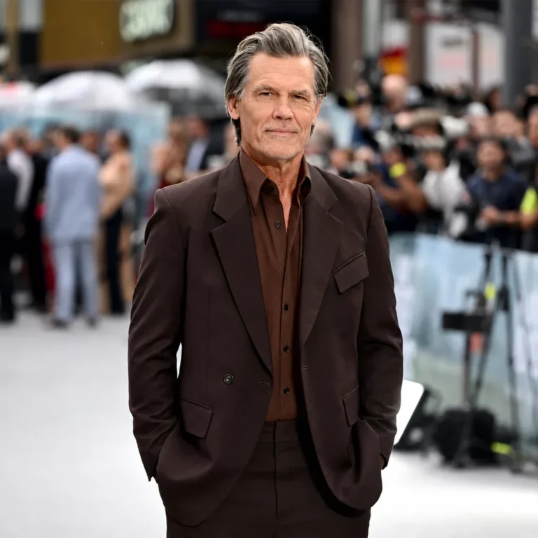 The-Dog-Stars-Josh-Brolin-Blazer