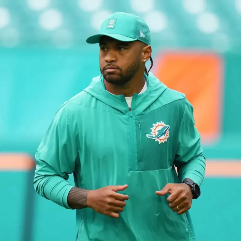 Tua-Tagovailoa-Miami-Dolphins-Half-Zip-Blue-Jacket-firsty-rubs-800x800